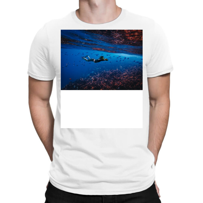 Red Seascuba Diving 80s T-shirt | Artistshot