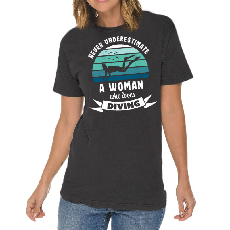 Woman Who Loves Diving Gift For Diver Vintage T-Shirt by tanuskrego | Artistshot