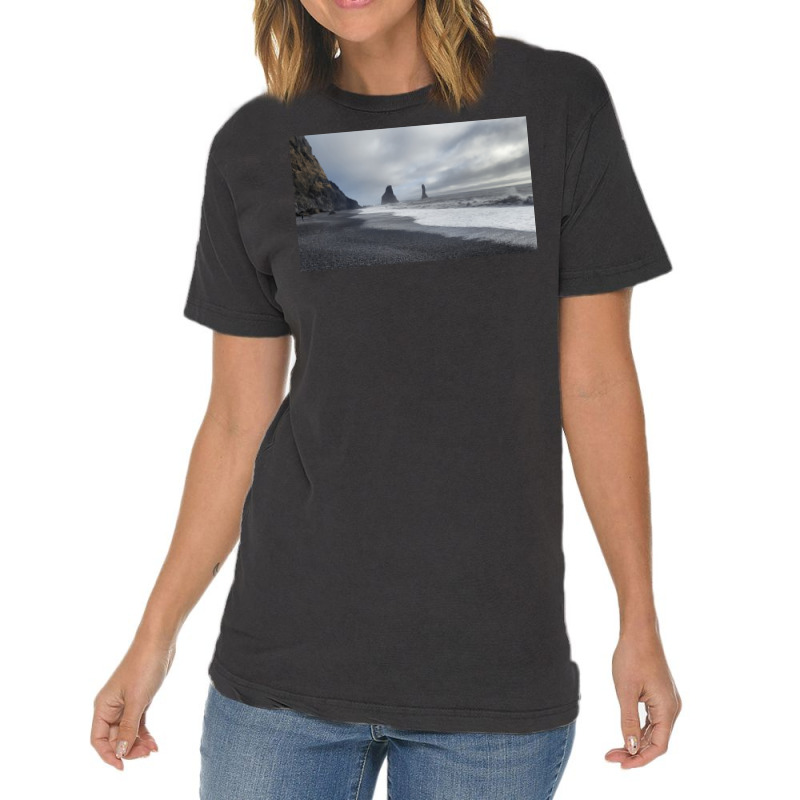 The Black Beach Vintage T-Shirt by lannonchisumn | Artistshot