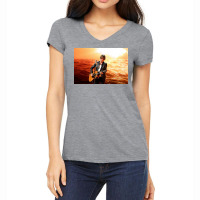 Keith Urban Watch Urban Livestream Concert From His Basement Women's V-neck T-shirt | Artistshot