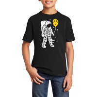 Astronaut With A Balloon Basic Youth T-shirt | Artistshot