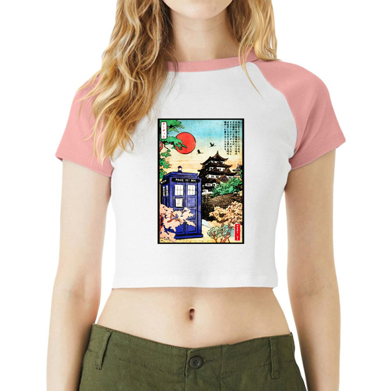 Tardis In Japan Raglan Crop Top | Artistshot