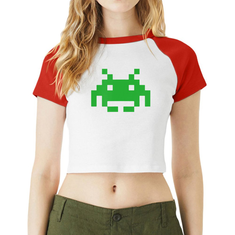 Hot Trend 80s & 90s Space Invader Bug Vintage Old School Raglan Crop Top by haodinhvan1 | Artistshot