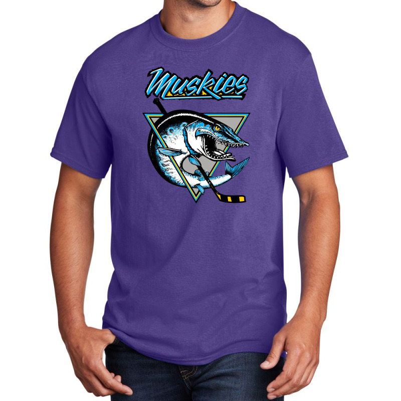 Lindsay Muskies Basic T-shirt | Artistshot