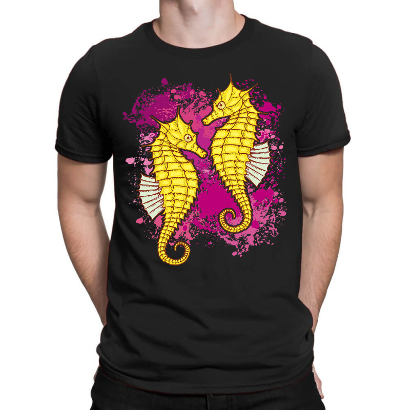 Two Adorable Seahorses On Colorblotches 21 T-shirt | Artistshot