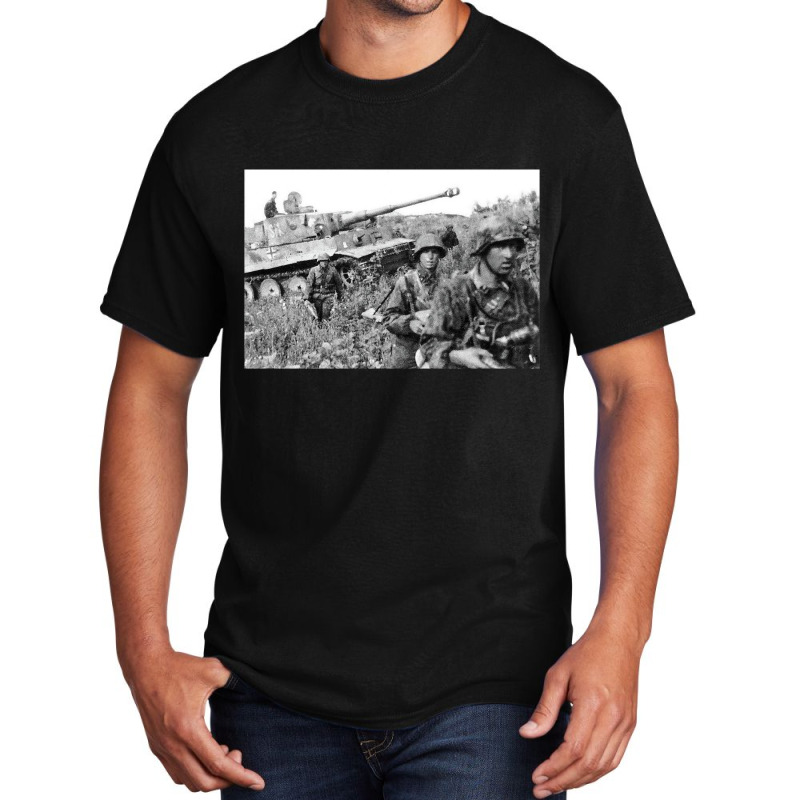 Battle Of Kursk 2nd Ss Panzer Division Soldiers Tiger I Tank 1943 Basic T-shirt by agodraws | Artistshot