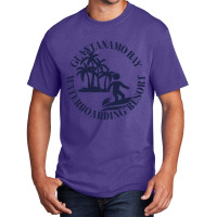 Waterboardingresort In Guantanamo Bay Tailliertes Basic T-shirt | Artistshot