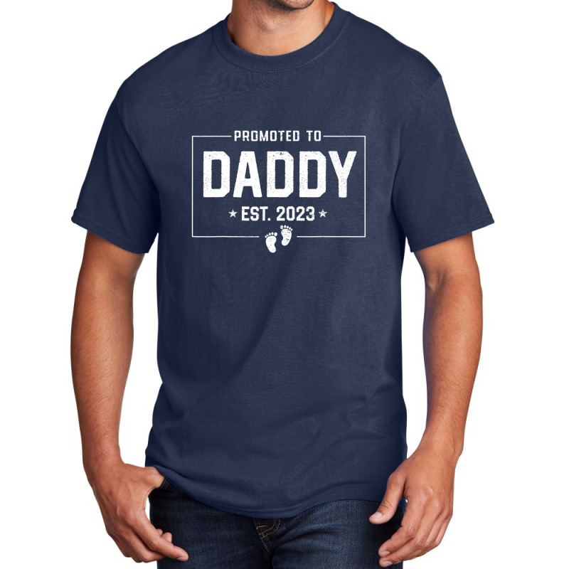 Promoted To Daddy Est. 2023 New Daddy Expect Baby Christmas Basic T-shirt | Artistshot