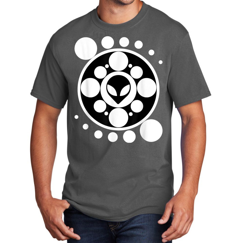 Green Space Alien Head Crop Circle Ufo Area 51 Basic T-shirt by Pinch1410 | Artistshot