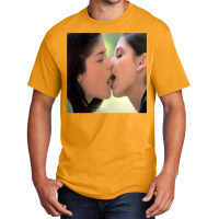 Cruel Intentions Kiss Kathyrn And Cecile Basic T-shirt | Artistshot