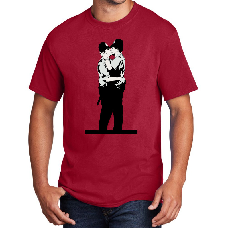 Kissing Coppers Basic T-shirt | Artistshot