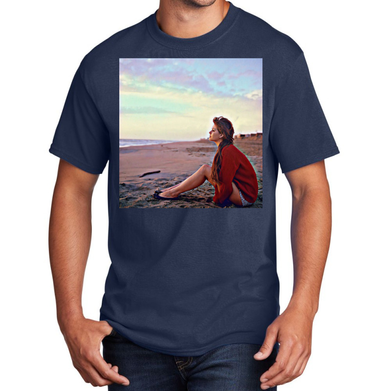 Claudia Cardinale Smiling 3 Basic T-shirt | Artistshot