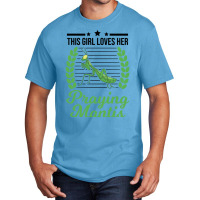 This Girl Loves Her Praying Mantis Funny Basic T-shirt | Artistshot