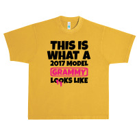 This Is What A 2017 Model Grammy Looks Like Urban Heavy T-shirt | Artistshot