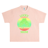 One Lucky Mom T  Shirtone Lucky Mom T  Shirt (1) Urban Heavy T-shirt | Artistshot