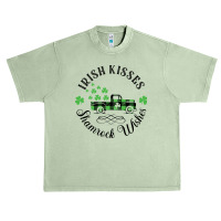 Irish Kisses Shamrock Wishes   St Patrick Day Urban Heavy T-shirt | Artistshot