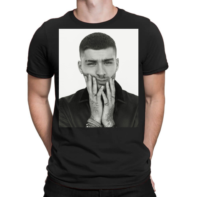 Zayn Malik Isn't In Touch With One Direction T-shirt | Artistshot