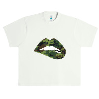 Camouflage Lips Mouth Military Kiss Me Biting Camo Kissing Urban Heavy T-shirt | Artistshot