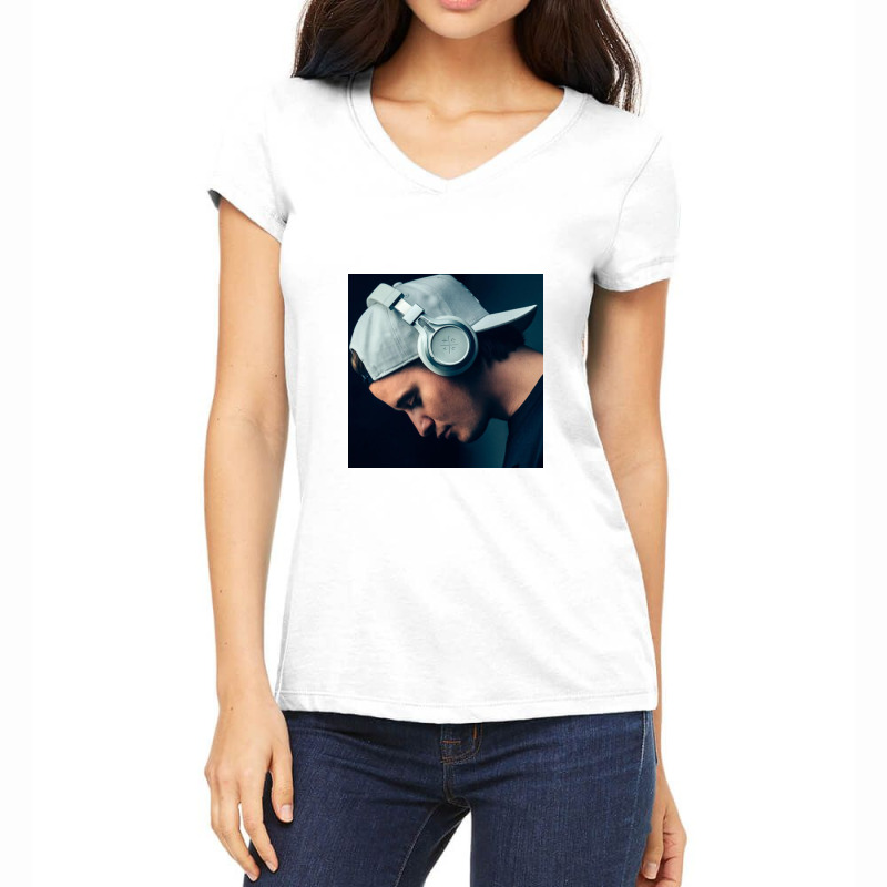 Kygo Women's V-Neck T-Shirt by femme870808 | Artistshot