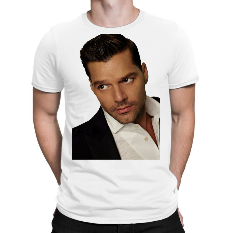 Ricky Martin Opens Up About Marriag T-Shirt by CHRISTMAS20 | Artistshot