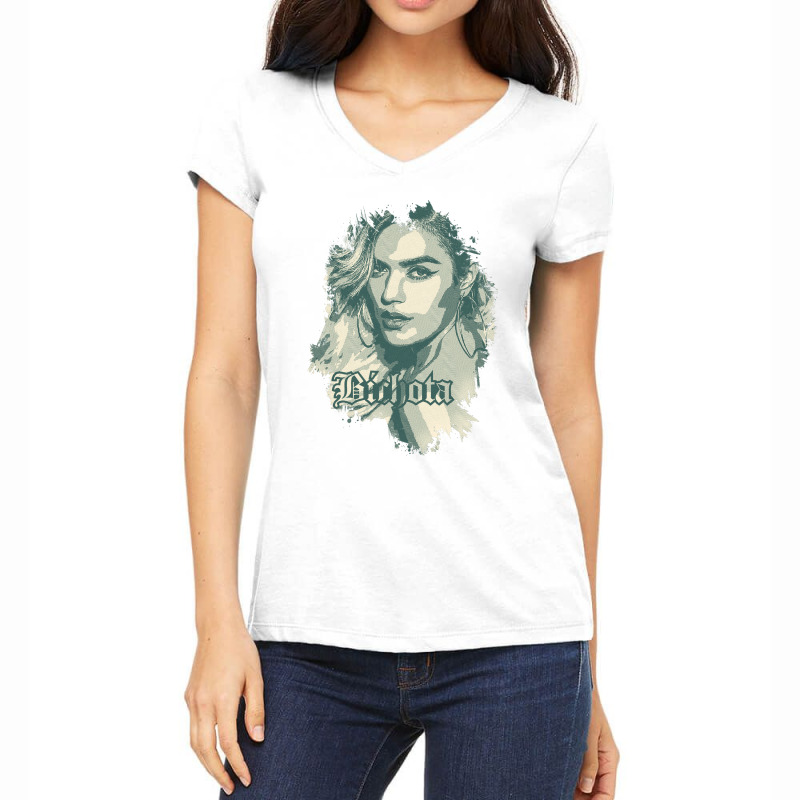 Karol G Cläṡṡic Women's V-Neck T-Shirt by Rasa | Artistshot