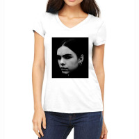 Bene - New Zealand Singer And Songwriter From Auckland Women's V-neck T-shirt | Artistshot