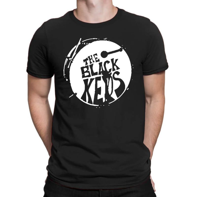 Round The Black T-shirt | Artistshot