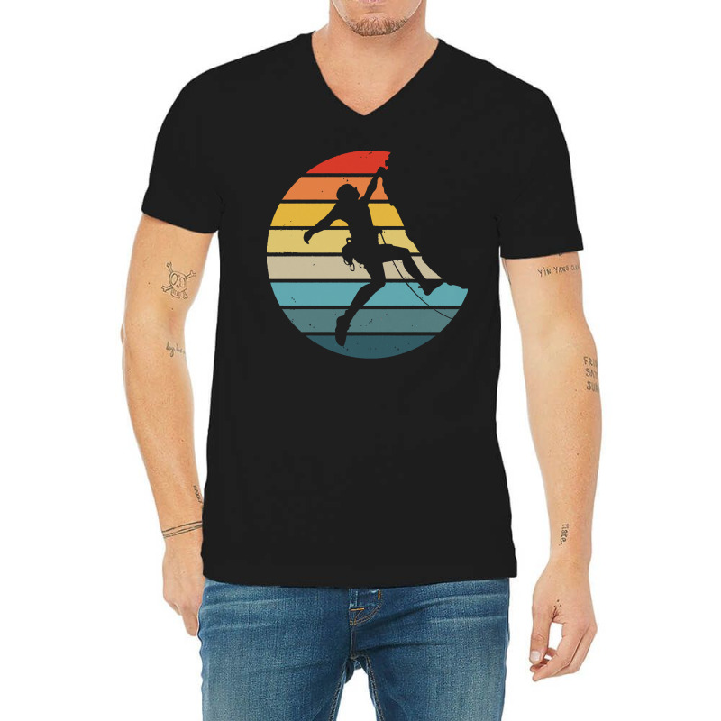 Bouldering T  Shirt Bouldering Silhouette On A Distressed Retro Sunset V-neck Tee | Artistshot