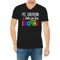 Mi Corazon Late En Dos Idiomas Bilingual T Shirt V-neck Tee | Artistshot