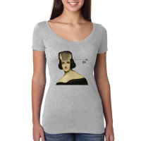 Reading Novel Girl Women's Triblend Scoop T-shirt | Artistshot