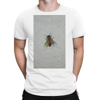 Bee T-shirt | Artistshot