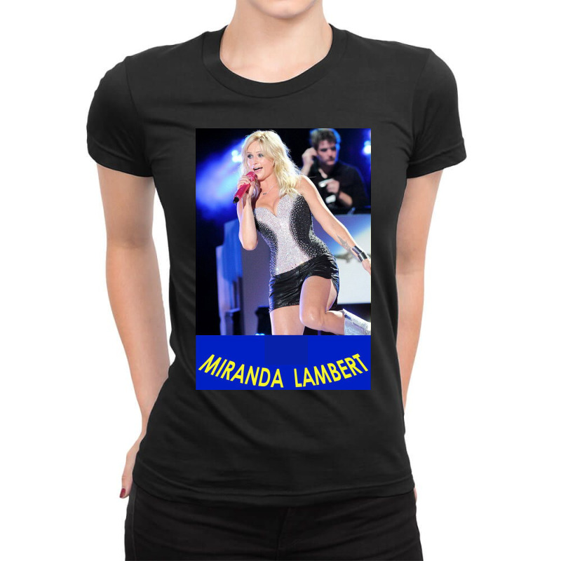 #mdmathena42 Miranda Lambert Sedang Bernyanyi Sambil Mengangkat Kaki K Ladies Fitted T-Shirt by dmathena42 | Artistshot