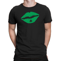 St Patrick Day Lip T-shirt | Artistshot