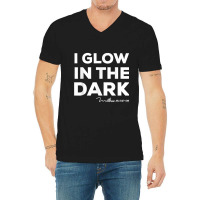 I Glow In The Dark Matthew 51415 Christian Light Tee V-neck Tee | Artistshot