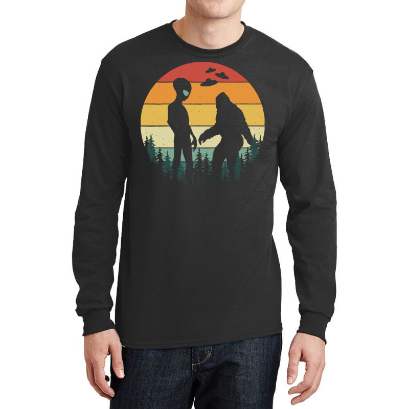 Bigfoot Alien T Shirtretro Alien And Bigfoot Ufos T Shirt Long Sleeve Shirts | Artistshot