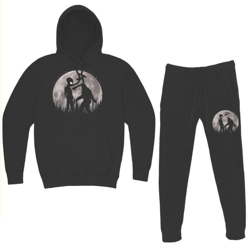 Bigfoot T Shirtbigfoot And Alien Ufos Moon T Shirt Hoodie & Jogger Set | Artistshot