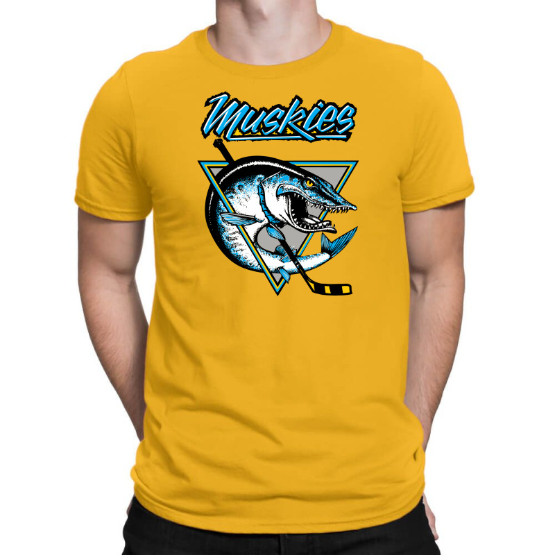 Lindsay Muskies T-shirt | Artistshot